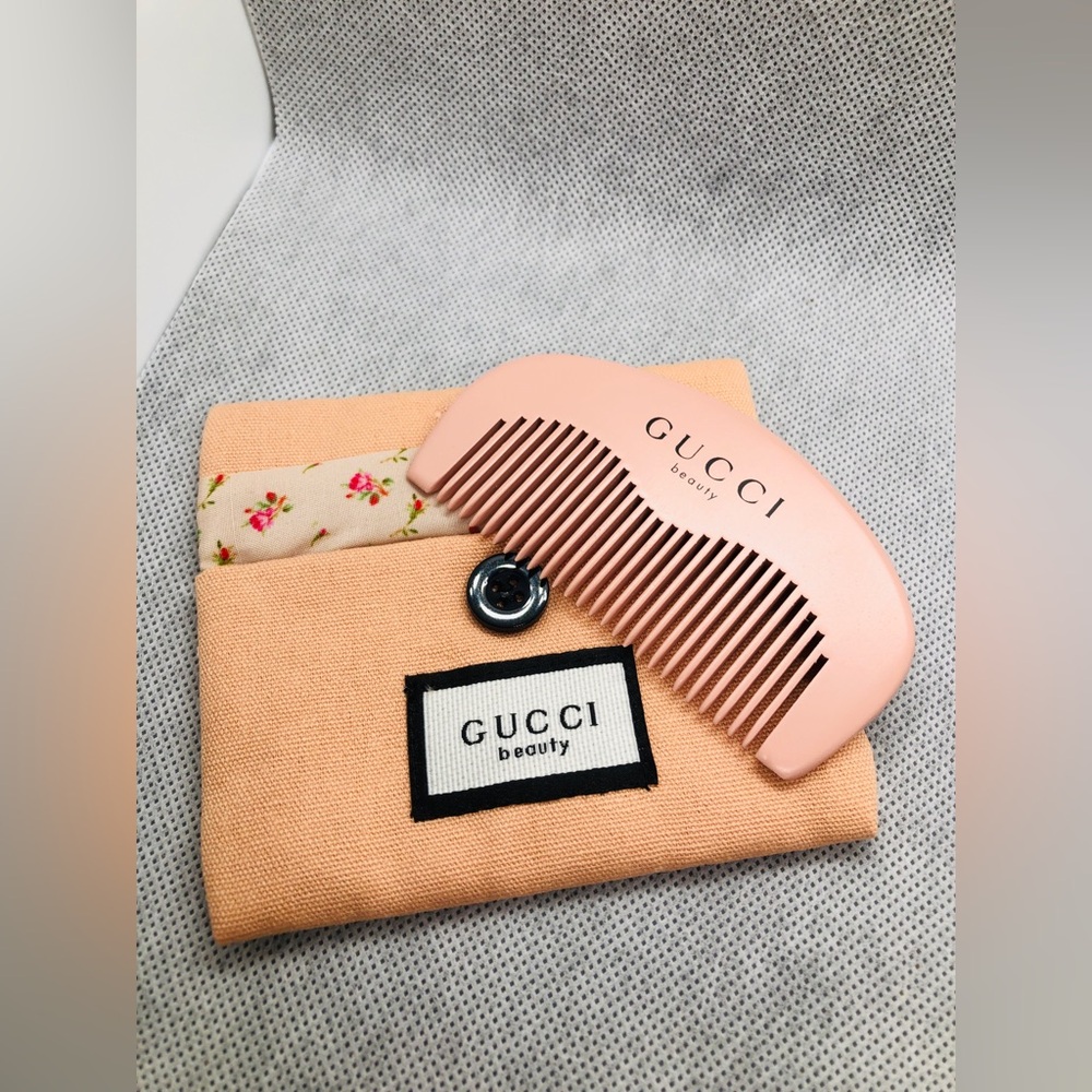 Gucci Pink Pocket Comb with Peach Canvas Pouch